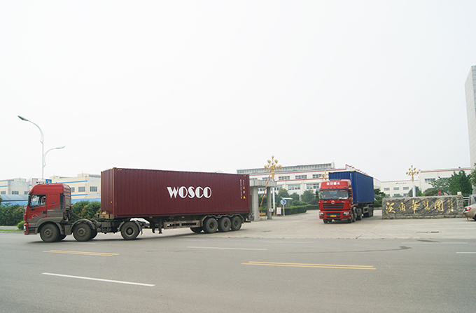 乐虎88国际集团20台挖掘机顺利出口中东地区