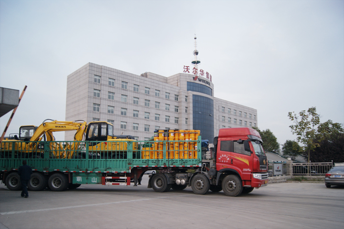 乐虎88国际集团7台DLS系列挖掘机顺利出口古巴共和国