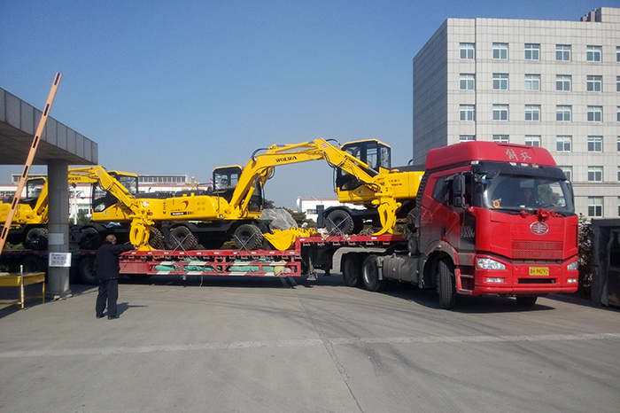 乐虎88国际集团4台DLS系列轮式蔗木装卸机再次出口古巴