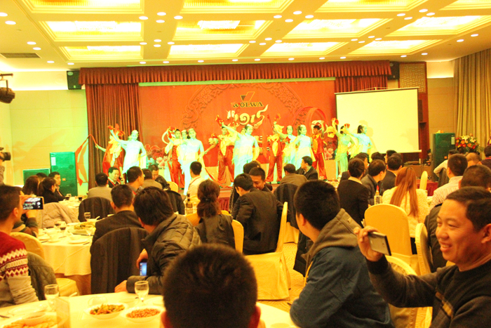 山东乐虎88国际工程机械有限公司隆重举行2015年代理商年会 山东乐虎88国际工程机械有限公司隆重举行2015年代理商年会