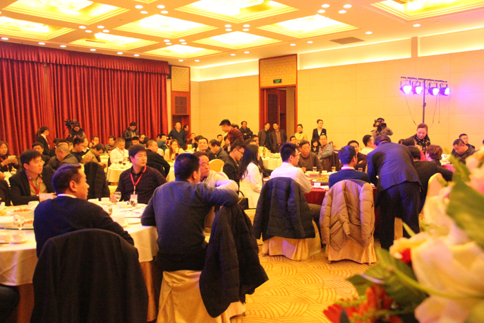 山东乐虎88国际工程机械有限公司隆重举行2015年代理商年会 山东乐虎88国际工程机械有限公司隆重举行2015年代理商年会