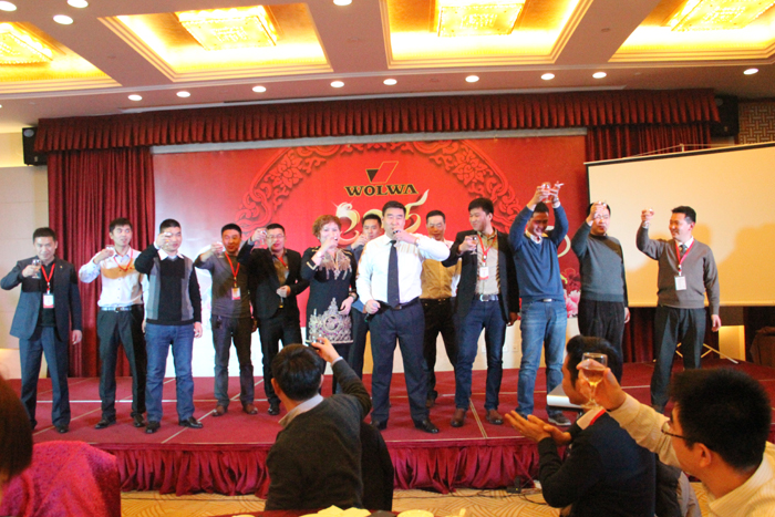 山东乐虎88国际工程机械有限公司隆重举行2015年代理商年会 山东乐虎88国际工程机械有限公司隆重举行2015年代理商年会