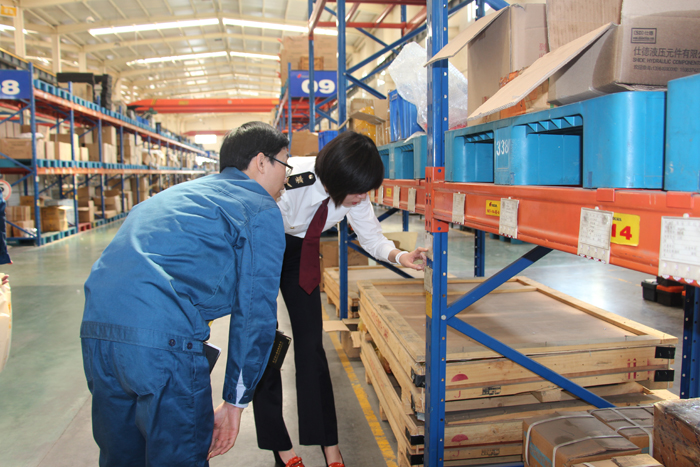 济宁检验检疫局领导莅临乐虎88国际集团参观指导 济宁检验检疫局领导莅临乐虎88国际集团参观指导