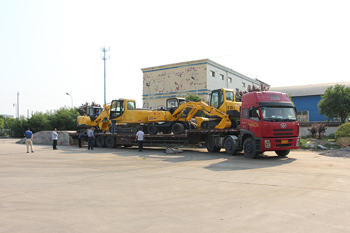 乐虎88国际集团10台轮式挖掘机顺利出口秘鲁 乐虎88国际集团10台轮式挖掘机顺利出口秘鲁