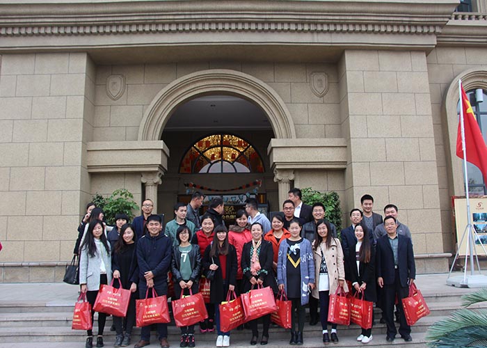 乐虎88国际集团2015上半年度电商总结表彰大会圆满举行 乐虎88国际集团2015上半年度电商总结表彰大会圆满举行