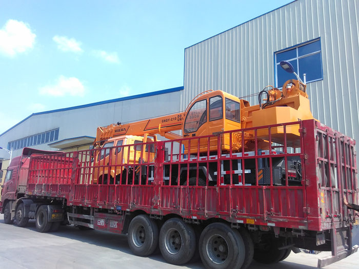 乐虎88国际集团2台汽车起重机顺利出口坦桑尼亚