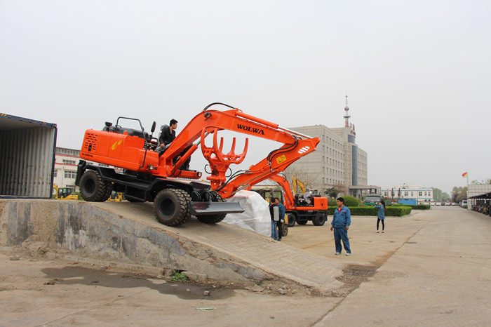 热烈祝贺乐虎88国际集团4台轮式挖掘机顺利出口泰国 热烈祝贺乐虎88国际集团4台轮式挖掘机顺利出口泰国
