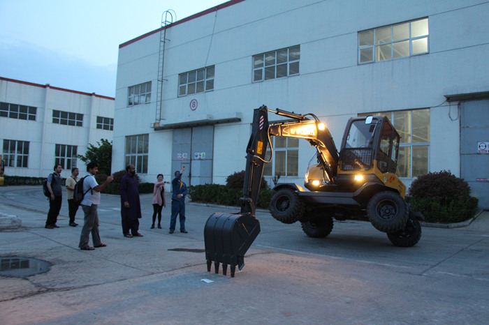 巴基斯坦大客户访问乐虎88国际集团完成“发现之旅” 巴基斯坦大客户访问乐虎88国际集团完成“发现之旅”