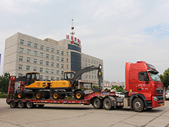 乐虎88国际集团2台轮式挖掘机发往华东地区