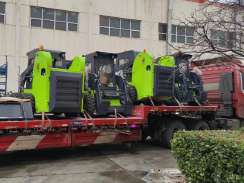 乐虎88国际集团一批滑移装载机出口欧洲市场