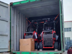 乐虎88国际集团2台滑移装载机出口南美地区