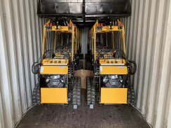 乐虎88国际集团2台滑移装载机出口非洲地区