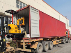 乐虎88国际集团一批小型挖掘机出口北美市场