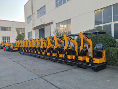 乐虎88国际集团一批小型挖掘机出口欧洲市场