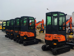 乐虎88国际集团一批小型挖掘机出口北美地区