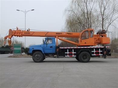 乐虎88国际GNQY-东风尖头型12吨吊车