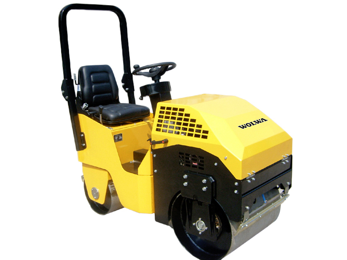 GNYL41C驾驶式压路机产品实物图 GNYL41C驾驶式压路机产品实物图