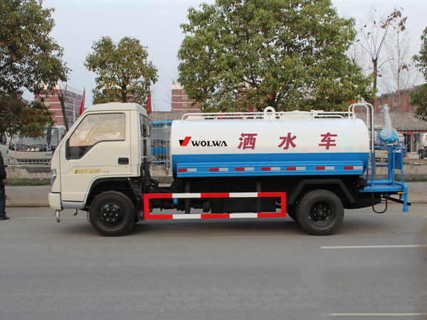 福田时代金刚洒水车【4-5吨】